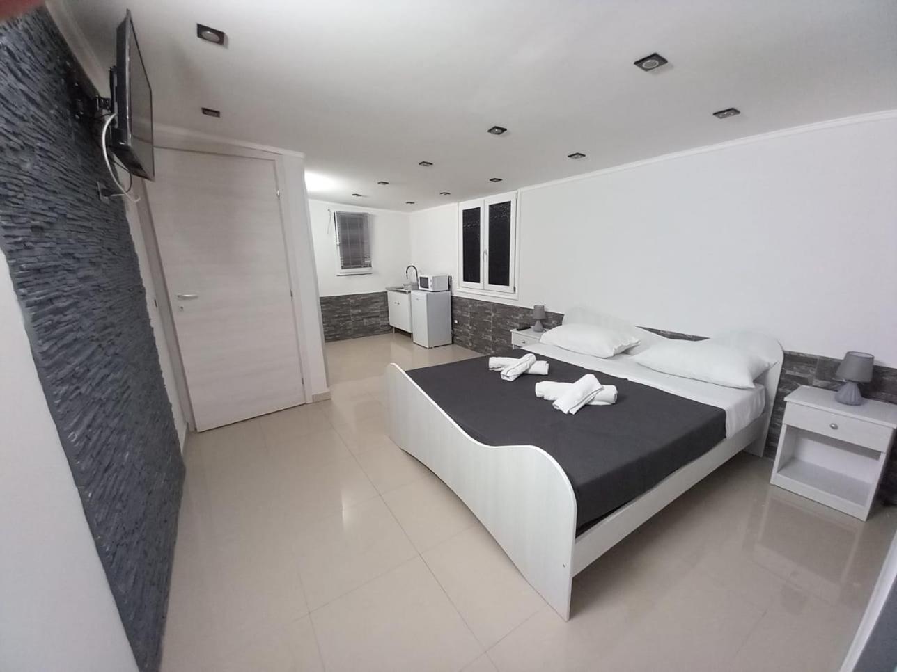 House Il Quadrifoglio Airport Fontanarossa Bed and Breakfast Catania Exteriör bild