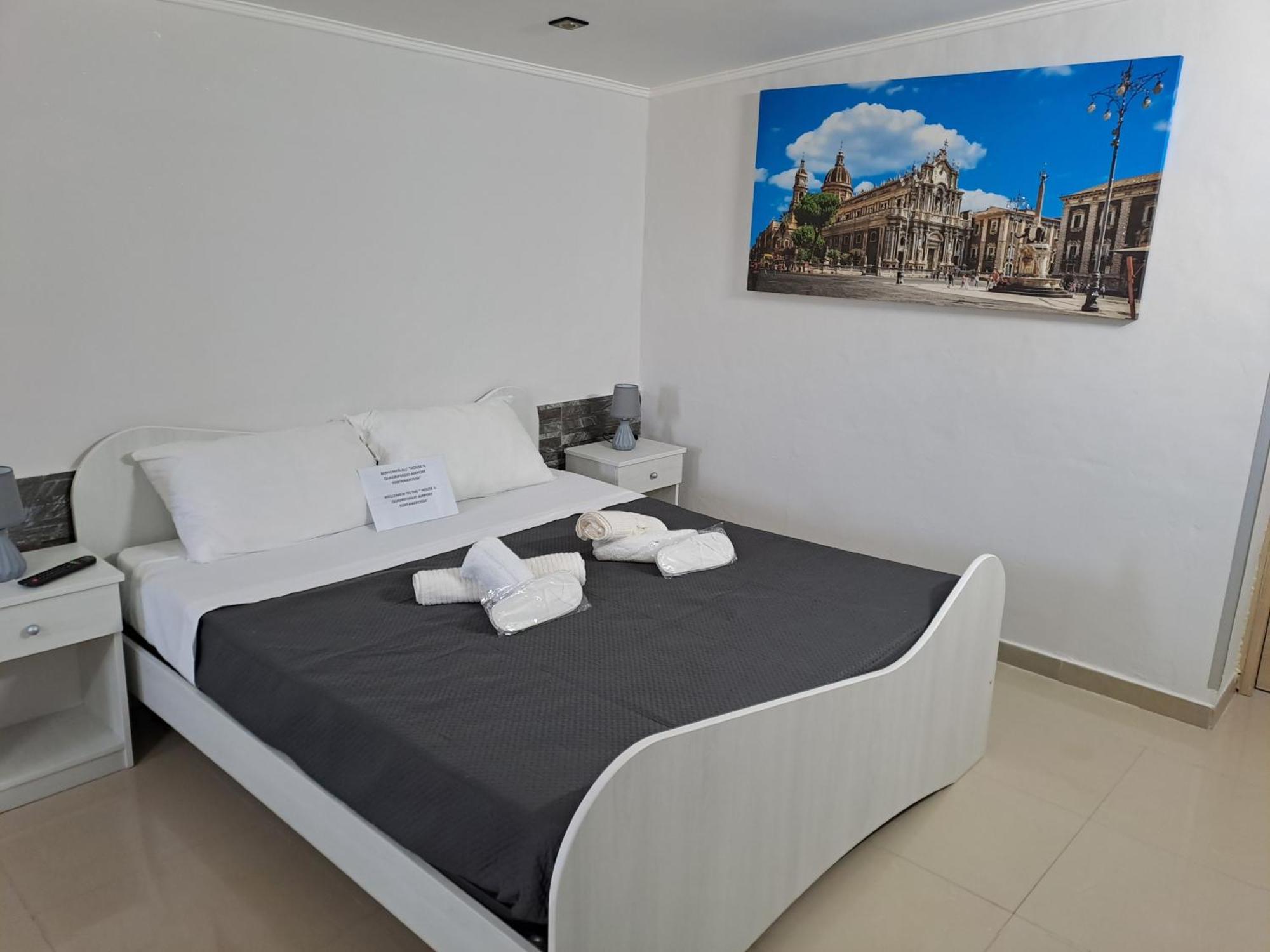 House Il Quadrifoglio Airport Fontanarossa Bed and Breakfast Catania Exteriör bild
